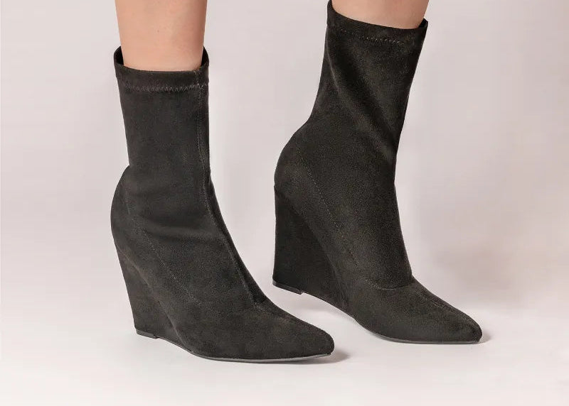 Ria מגפוני ז'אמש