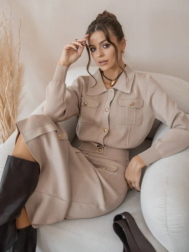 סט סרוג חולצה וחצאית מידי בעיטור כפתורים וכיסים - Danna