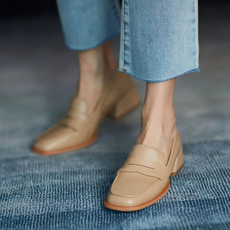 Clark נעלי עקב דמוי עור